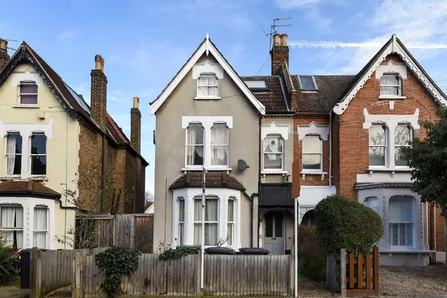 Hopton Road, SW16, photo 1