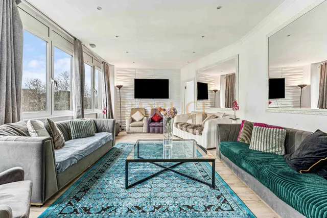 Brompton Road, SW3, photo 1