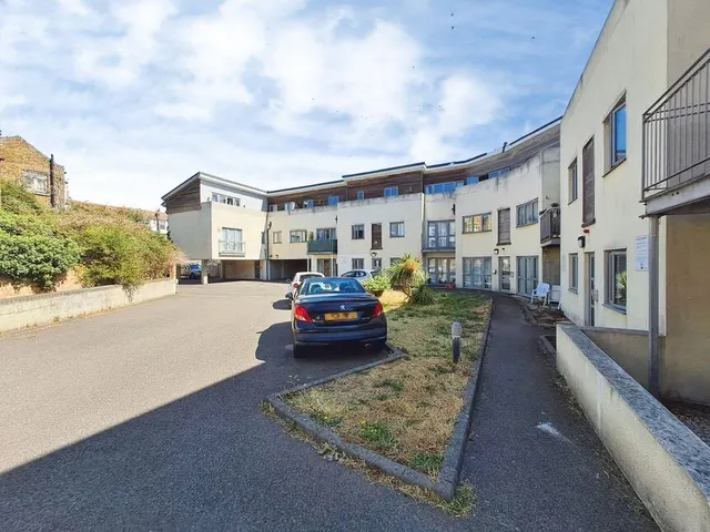 1 bedroom flat — The Passage, Margate, Kent, CT9