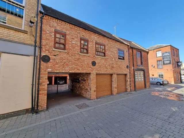 Drury Lane, Town Centre, photo 1