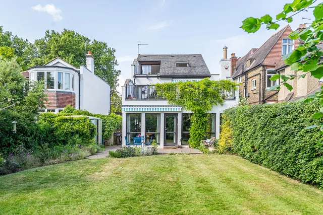 Cambridge Road, London, SW20, photo 1