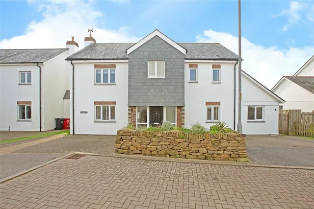 Tara Vale, Crantock, TR8, photo 1