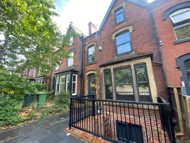 Back Manor Terrace, Leeds, LS6, photo 1