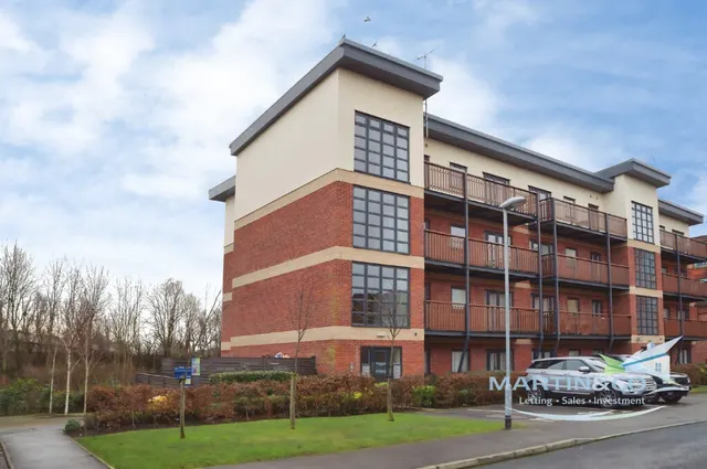 Canalside, Radcliffe, M26, photo 1