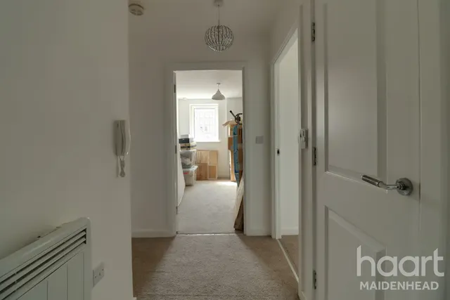 Grays Place, Slough, SL2, photo 3