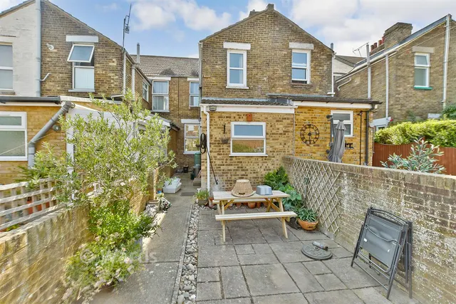 Kingsnorth Road, Faversham, ME13, photo 2