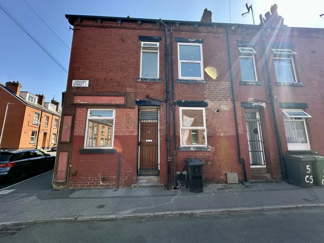 Crosby Road, LEEDS, photo 1