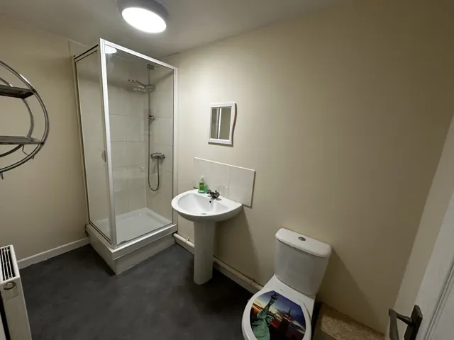 Photo 2 — Crown Place, Worksop