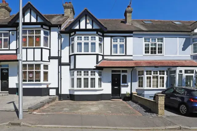 Greenstead Gardens, Woodford Green, IG8