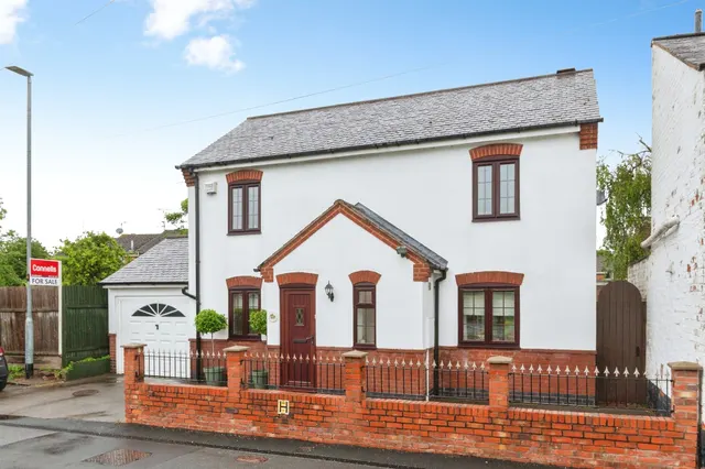 Warwick Road, Whetstone, Leicester, photo 1