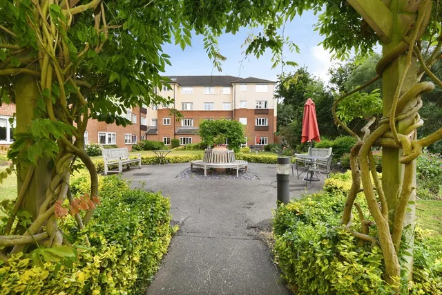Crowstone Road, Westcliff-on-Sea, Essex, SS0, photo 1