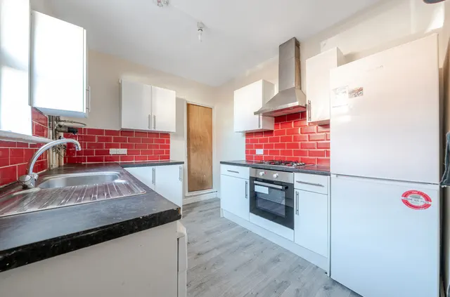 Bramble Road, Southsea, PO4, photo 3