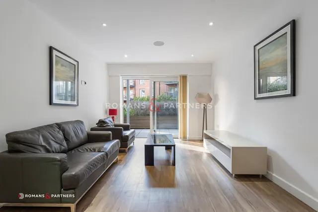 Carvell House, Beaufort Park, NW9, photo 3