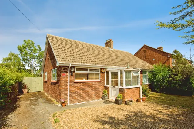 Cambridge Road, Oakington, Cambridge, photo 1