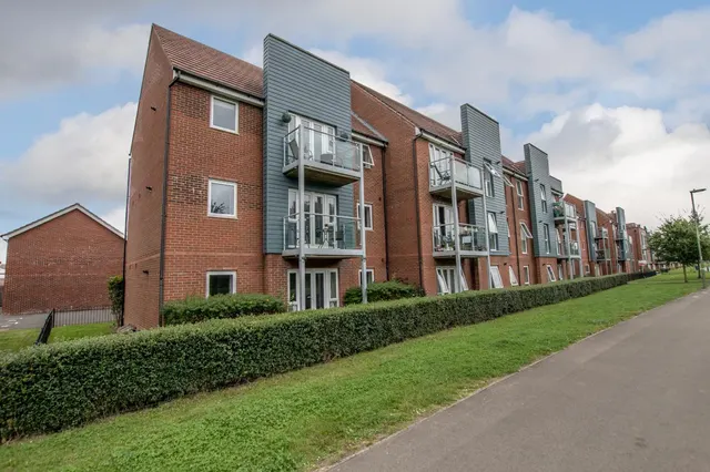 Photo 3 — Dakota Way, Lakeside, Eastleigh, SO50 5TY