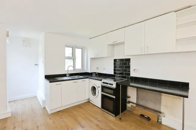 Larch Way, Haywards Heath, RH16, photo 3