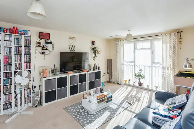 Photo 2 — Millward Drive, Bletchley, Milton Keynes, Buckinghamshire, MK2