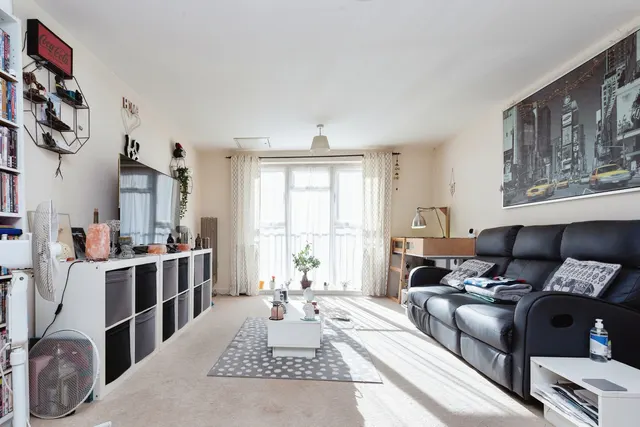 Photo 3 — Millward Drive, Bletchley, Milton Keynes, Buckinghamshire, MK2