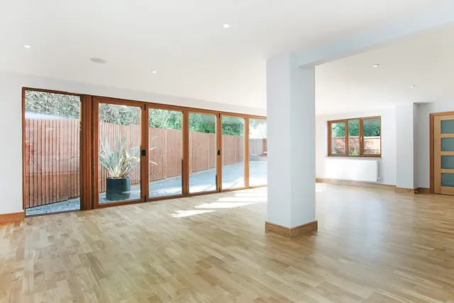 Queensmere Road, London, SW19, photo 3