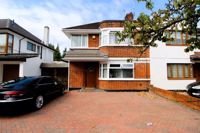 Manton Drive, Luton, LU2, photo 1
