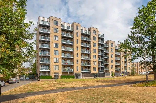 Photo 2 — 26 Goshawk Court, Ridding Lane, Greenford