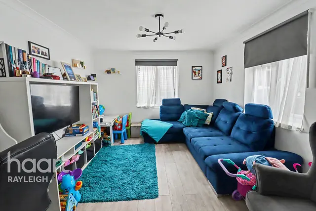 Sheering Court, Rayleigh, SS6, photo 2