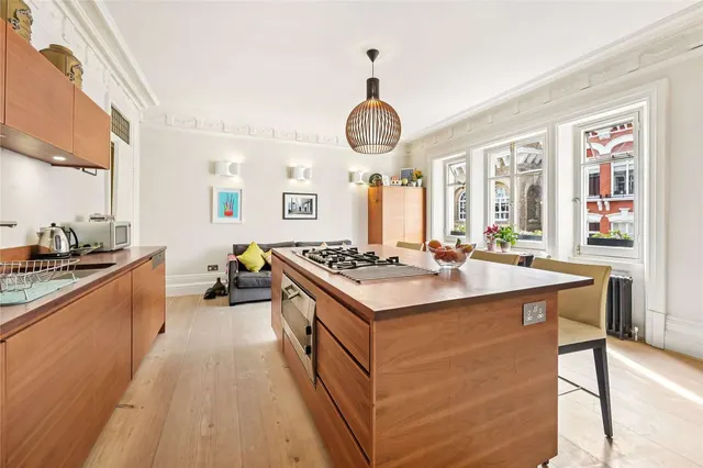 Photo 3 — Carlisle Place, London, SW1P 1EZ