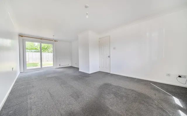 Photo 2 — Wentworth Drive, Bedford
