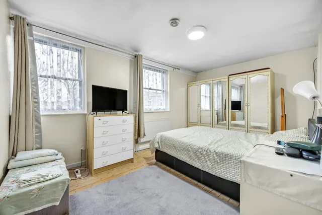 Photo 2 — Willowherb Walk, Romford, RM3 8JP
