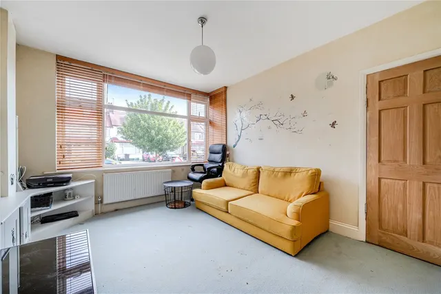 Photo 3 — Aviemore Way, Beckenham, BR3