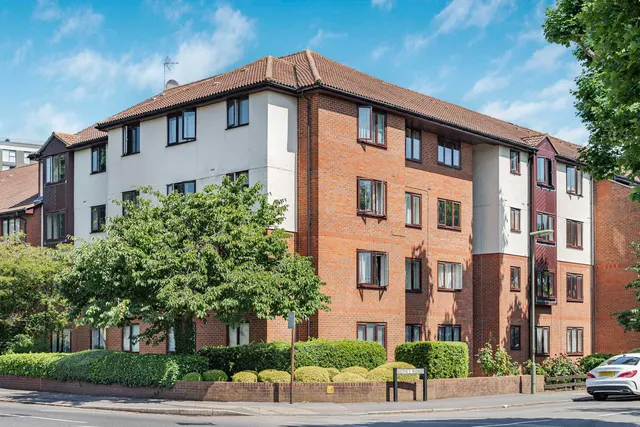Sidney Road, Staines-upon-Thames, TW18, photo 1