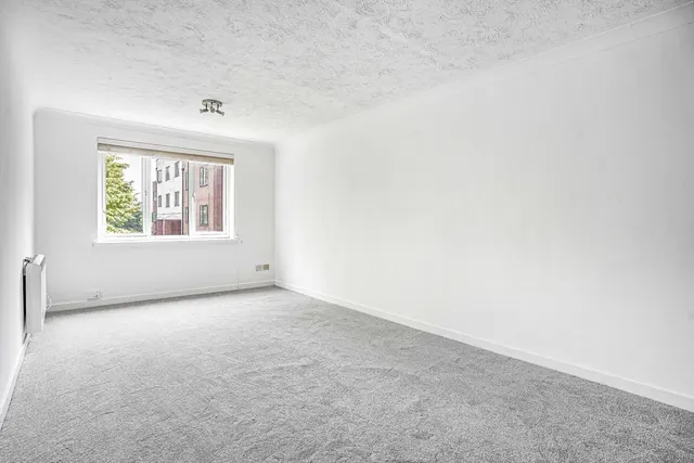 Sidney Road, Staines-upon-Thames, TW18, photo 2