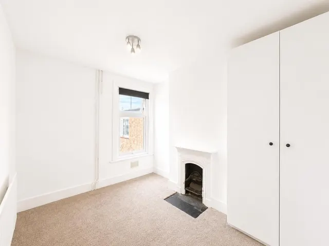 bed Maisonette For SaleCecil Road, Hounslow, TW3, photo 3