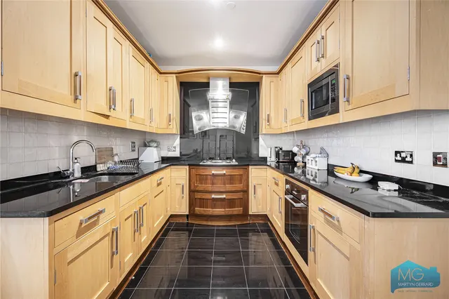 Royal Drive, Friern Barnet, N11, photo 3