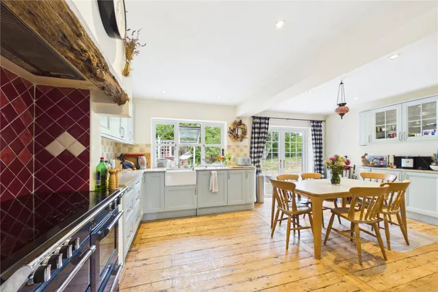 Hollybush Lane, West Heath, RG26, photo 3