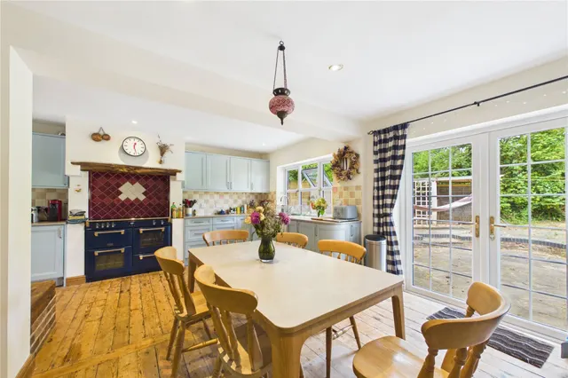 Hollybush Lane, West Heath, RG26, photo 2