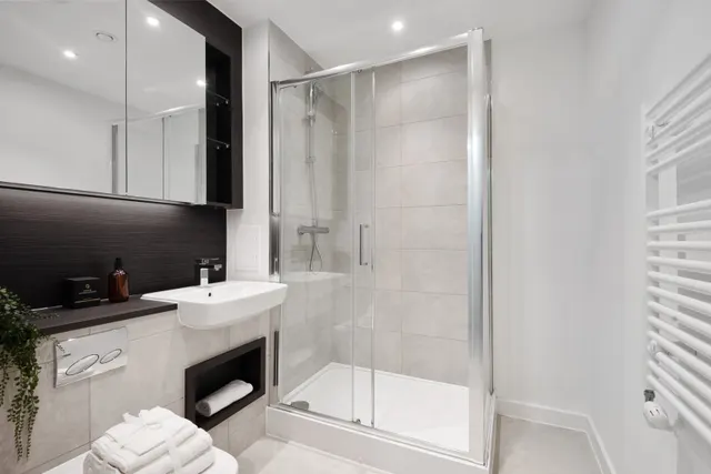 Perryfield Way, London, NW9, photo 3