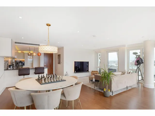 Henry Macaulay Avenue, Kingston Upon Thames, KT2, photo 2