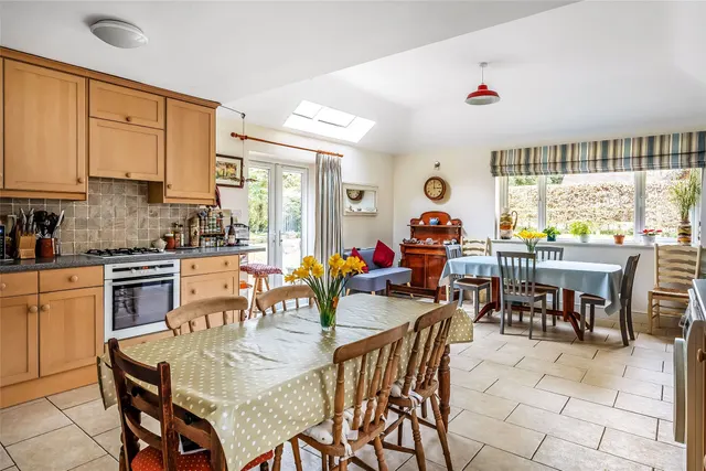The Paddock, Westcott, RH4, photo 2