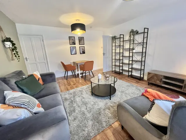 Elm Close, Nottingham, NG3, photo 3