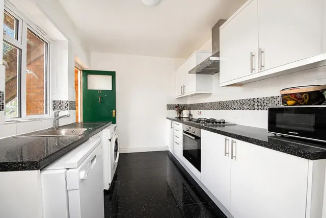Abbey Court, Camberley, GU15, photo 3
