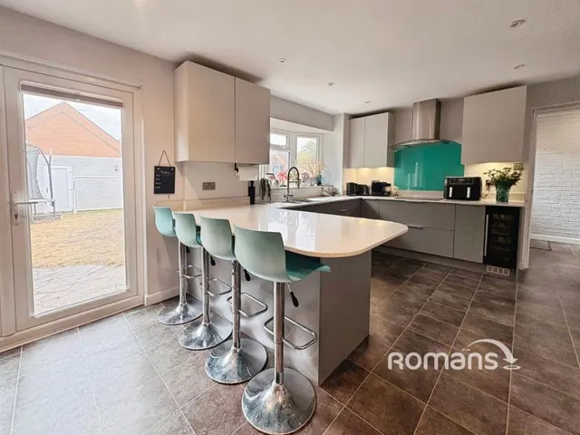 Handford Lane, Yateley, GU46, photo 2