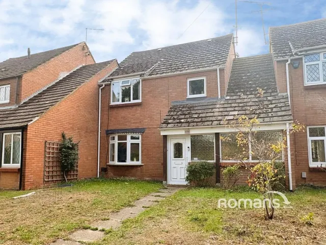 Handford Lane, Yateley, GU46, photo 1