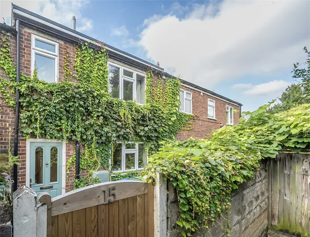 Crutchfield Lane, Walton-On-Thames, KT12, photo 2