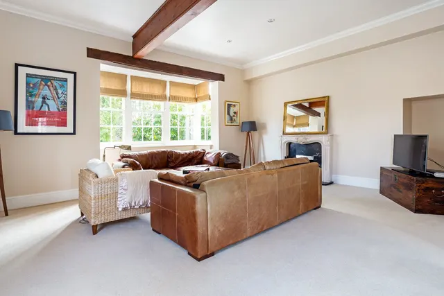 Middle Hill, Egham, TW20, photo 2