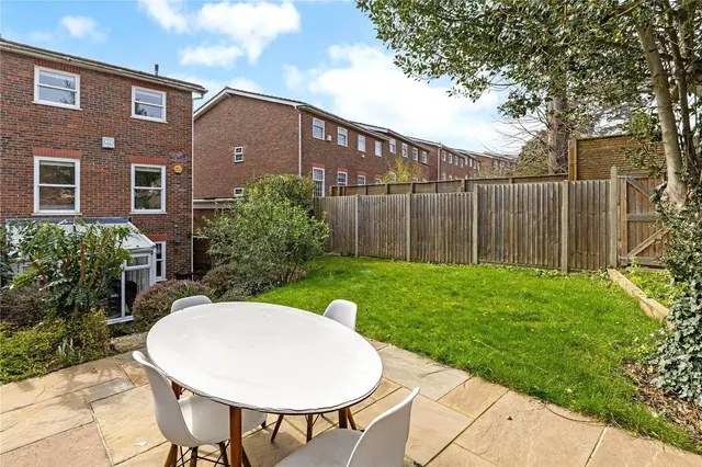 4 bedroom house — Pine Grove, Wimbledon, London, SW19