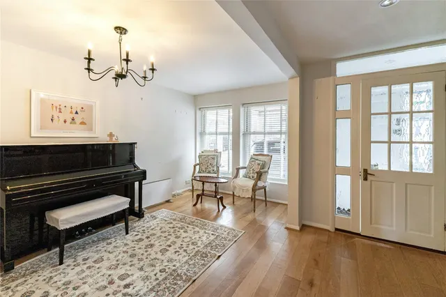 Photo 3 — Pine Grove, Wimbledon, London, SW19