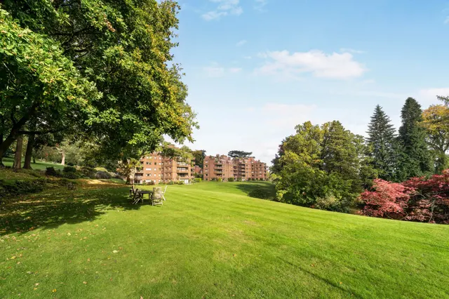 Lythe Hill Park, Haslemere, GU27, photo 1