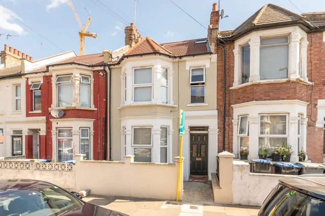 Photo 3 — 14a Beaconsfield Road, London