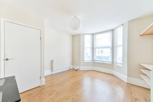 14a Beaconsfield Road, London, photo 1